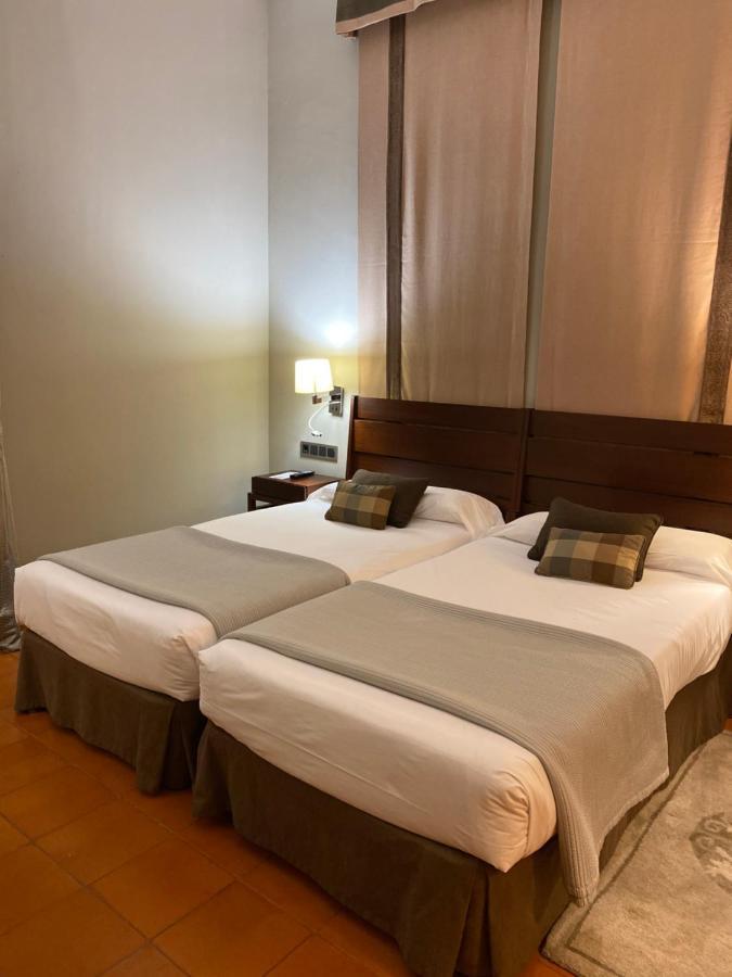 Parador De Caces Dış mekan fotoğraf