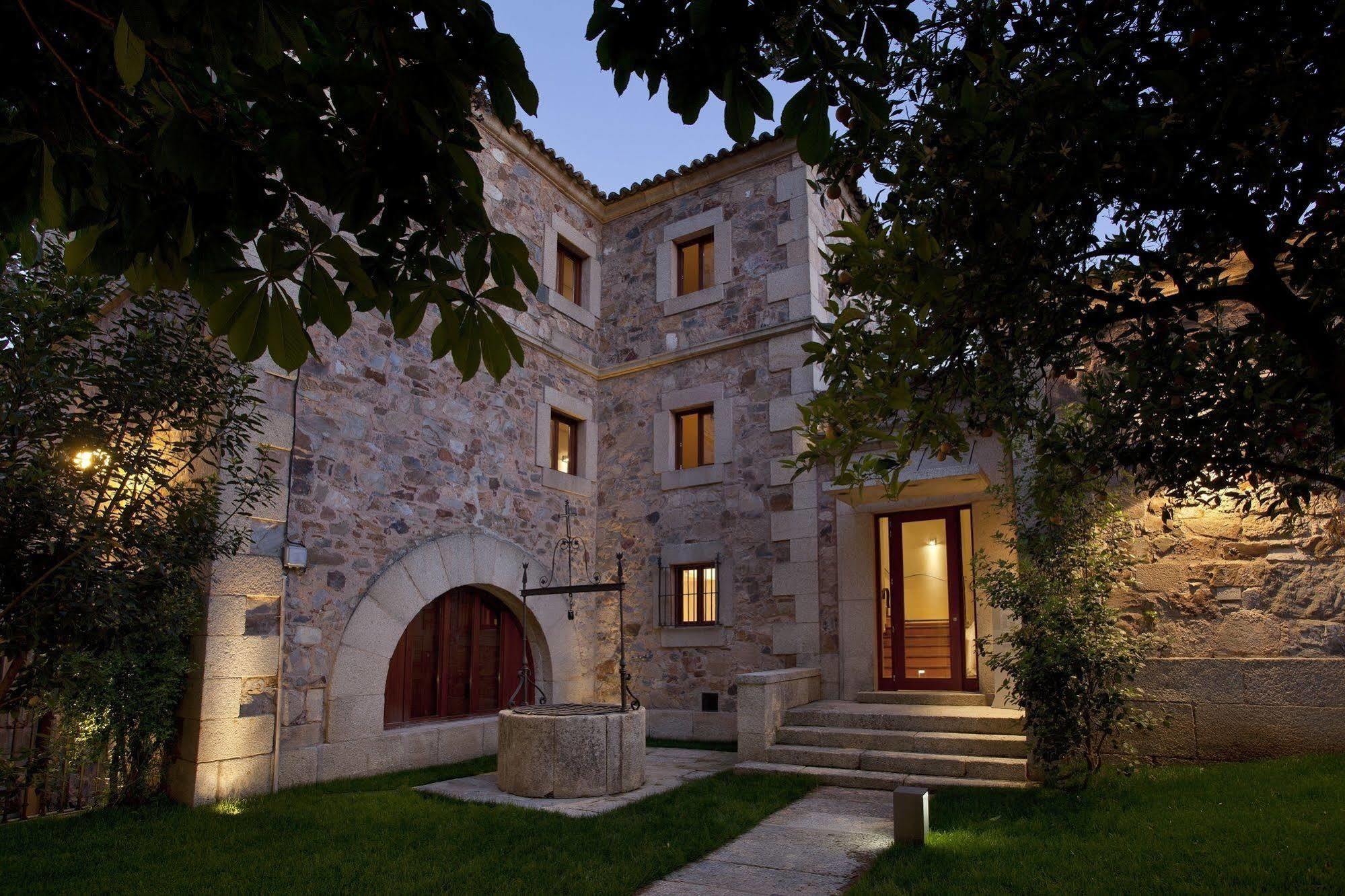 Parador De Caces Dış mekan fotoğraf